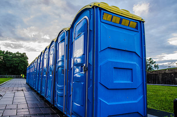 Best Portable restroom trailer rental  in Glenview, IL